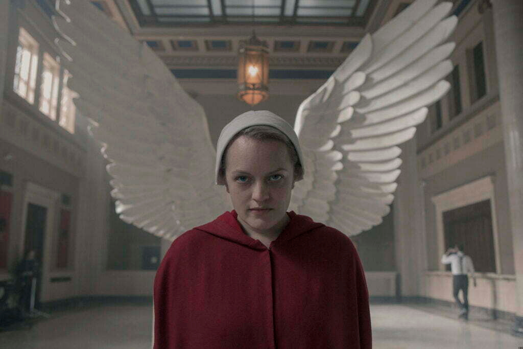 190815 Elisabeth Moss the Handmaids Tale 1