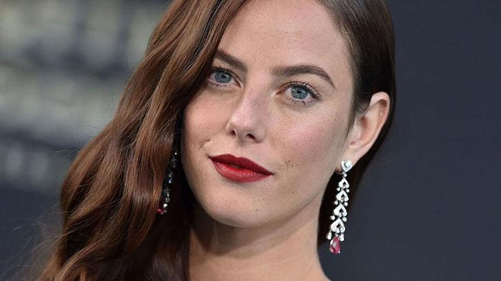 Kaya Scodelario 4e55a6d57af66eebcfee9fb1cf013a5e558d2880 1 — Entre Séries Kaya Scodelario 4e55a6d57af66eebcfee9fb1cf013a5e558d2880 1