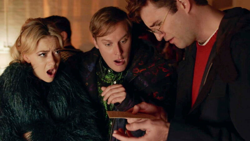 Quarta temporada de ‘Search Party’ estreia em abril pela Warner Channel