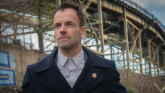 Jonny Lee Miller entra para o elenco de ‘The Crown’