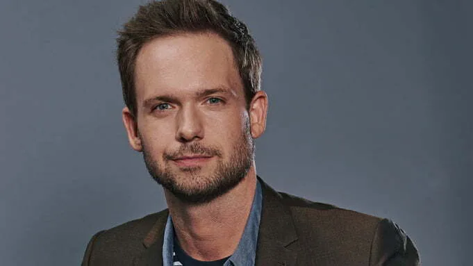 Patrick J. Adams fará parte do elenco recorrente de ‘A League of Their Own’