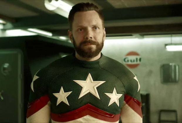 Joel McHale é promovido ao elenco principal da terceira temporada de ‘DC’s Stargirl’