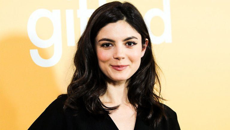 Monica Barbaro entra para o elenco de ‘At Midnight’