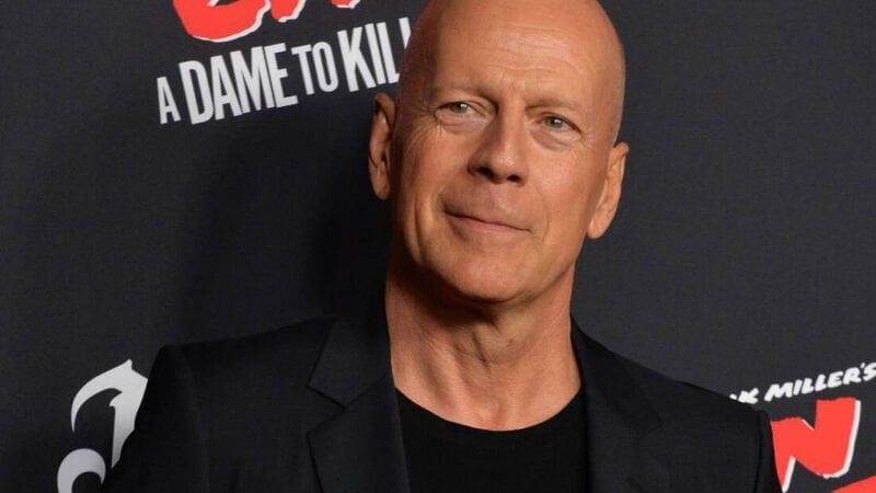 Família de Bruce Willis anuncia aposentaria do ator devido problema cerebral