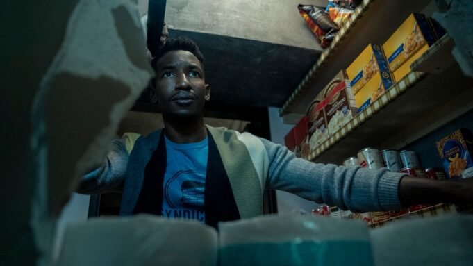 Netflix cancela ‘Archive 81’ após uma temporada