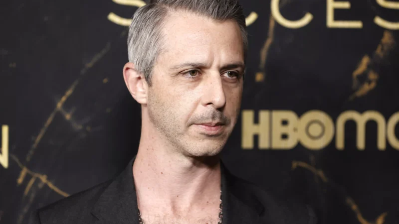 Jeremy Strong será protagonista de minissérie para o Amazon Studios