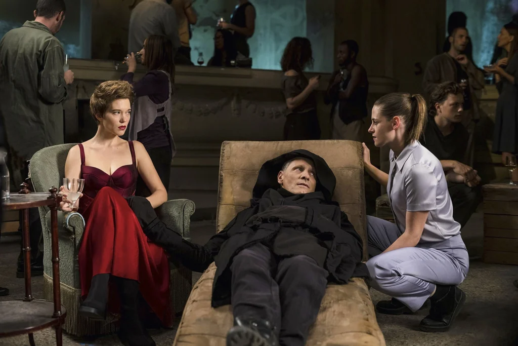 Crimes Do Futuro 01.jpg