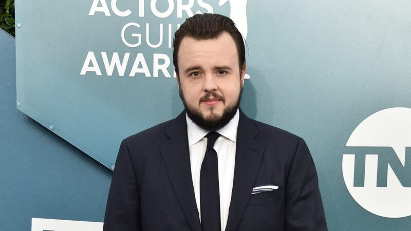 John Bradley será protagonista de ‘North Shore’ , nova produção do Paramount+