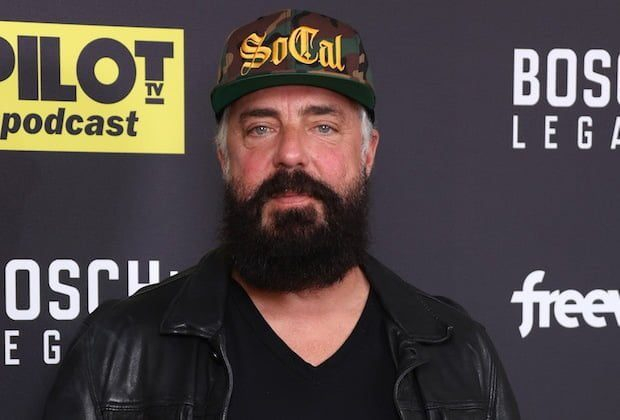 titus welliver 2022 09 12T091705.698 — Entre Séries titus welliver 2022 09 12T091705.698