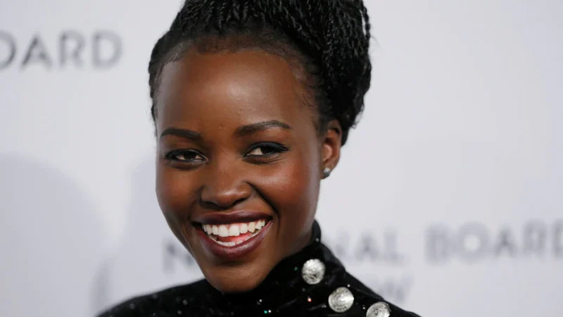 Lupita Nyong’o negocia para protagonizar de spin-off de ‘Um Lugar Silencioso’