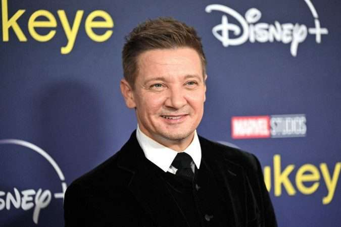 Jeremy Renner agradece carinho dos fãs após acidente; xerife explica mais detalhes sobre o ocorrido