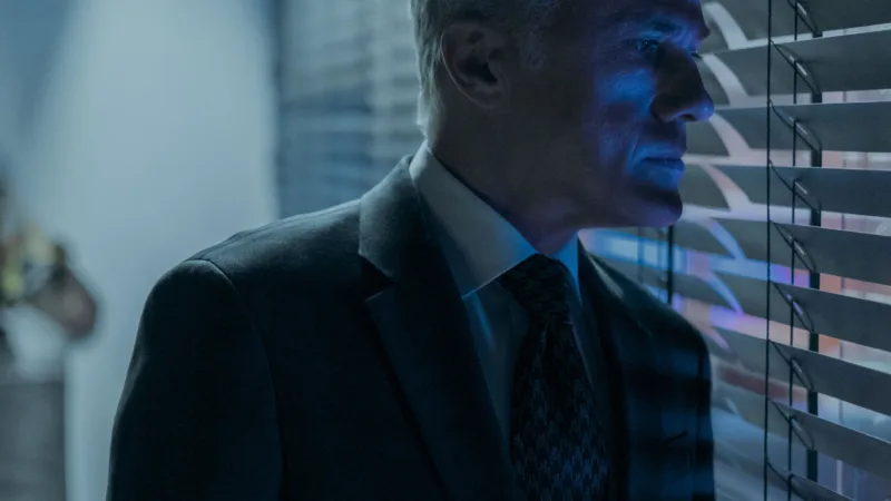 Prime Video lança trailer oficial de ‘O Consultor’