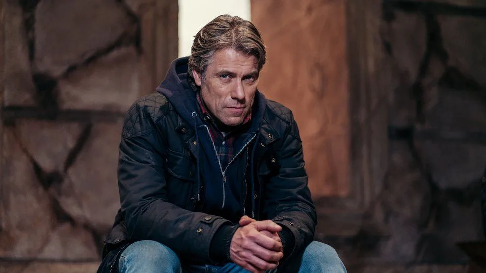 john bishop doctor who — Entre Séries