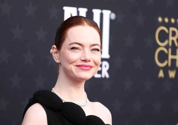 Emma Stone está negociando para estrelar novo filme de Yorgos Lanthimos