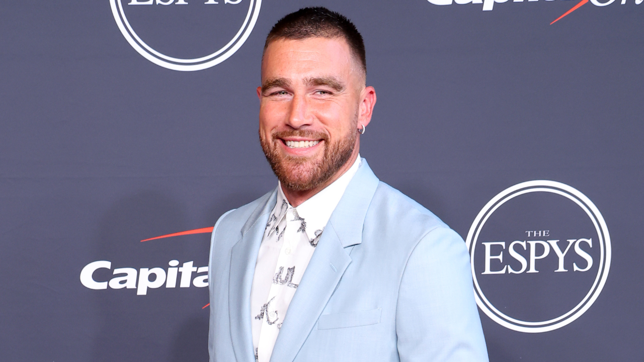 GettyImages-1409982141-1 — Entre Séries Travis Kelce Grotesquerie