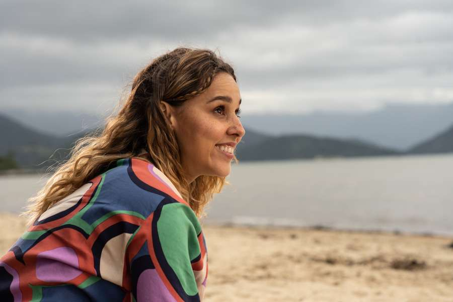 SAIDEIRA_STILL_DAY7_031_ (1) — Entre Séries Thati Lopes Saideira