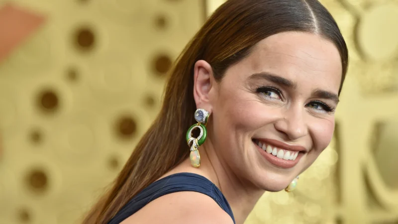 Emilia Clarke entra para elenco da série ‘Criminal’ do Prime Video