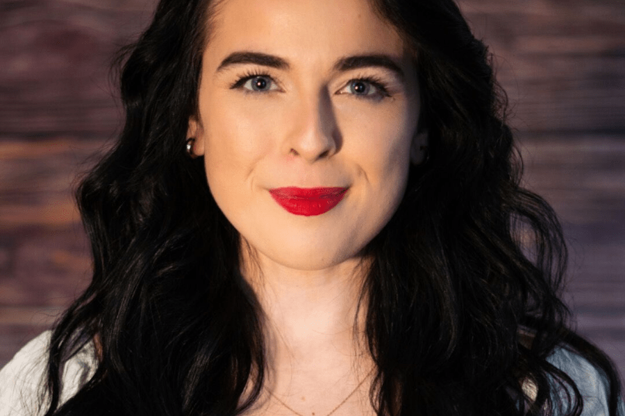 hannah nicole maeher — Entre Séries Hannah Nicole Maehrer Bienal do Livro