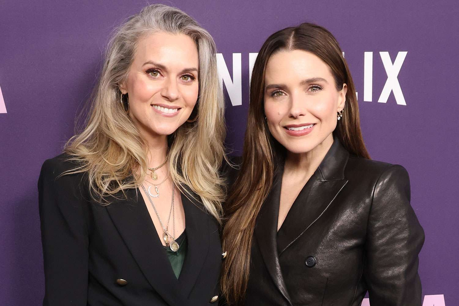 hilarie burton sophia bush tout 030824 a5b27122c23847038113c16874d71339 hilarie burton sophia bush one tree hill