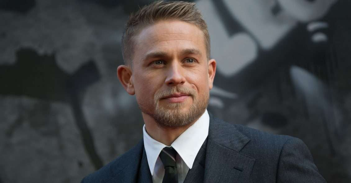 Hunnam 15 1130x590 Charlie Hunnam Monstros