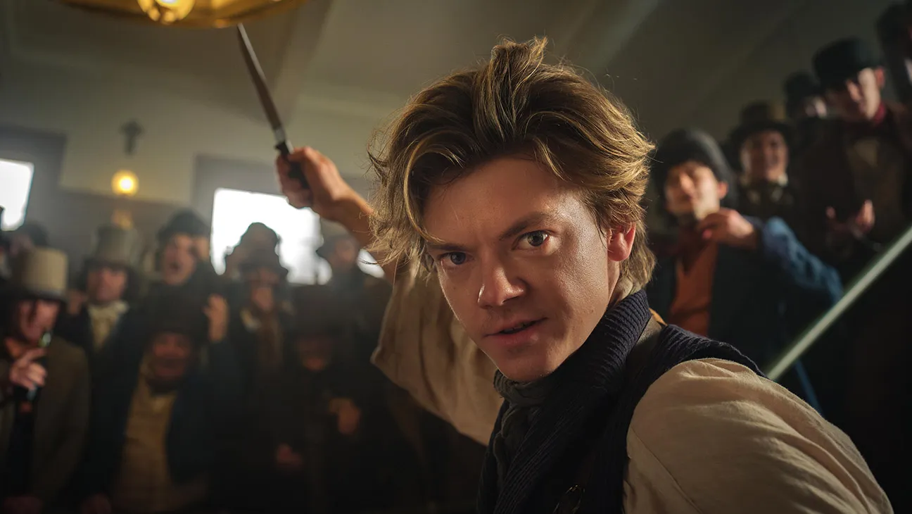 tad 101 thomas brodie sangster H 2023 — Entre Séries Cirurgias & Artimanhas Disney+