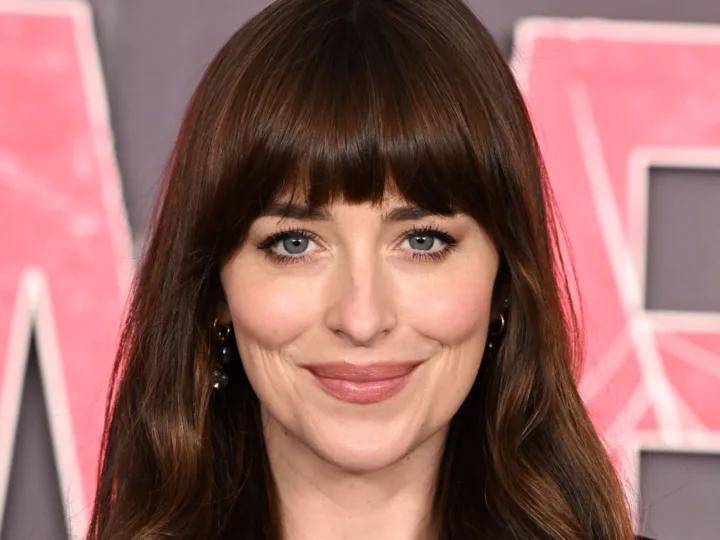 Dakota Johnson entra para elenco de adaptação de ‘Verity’