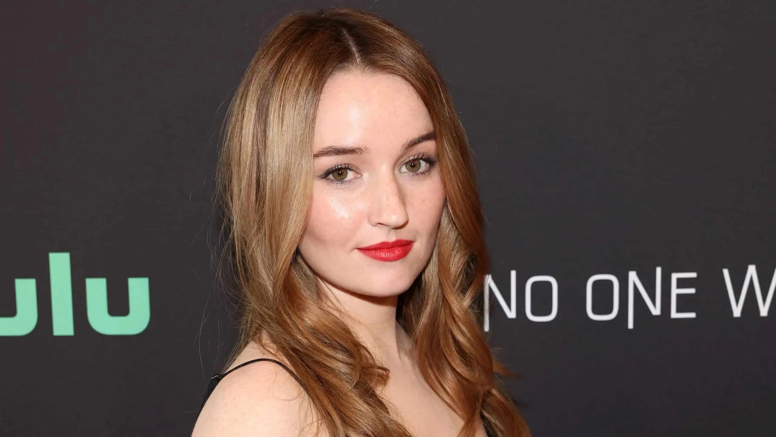 kaitlin dever godzilla e kong — Entre Séries kaitlin dever godzilla e kong