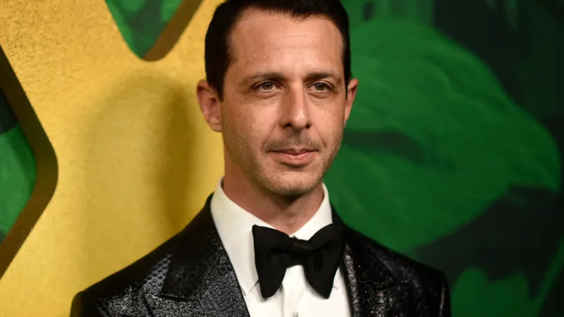 Jeremy Strong será protagonista de nova versão de ‘Os Meninos do Brasil’