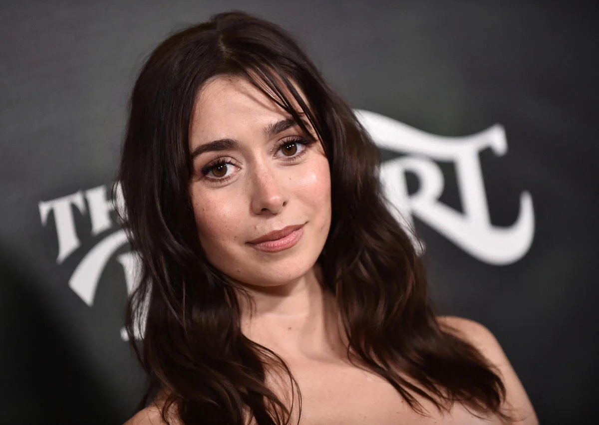 31153104289245 — Entre Séries Cristin Milioti Seven Sisters