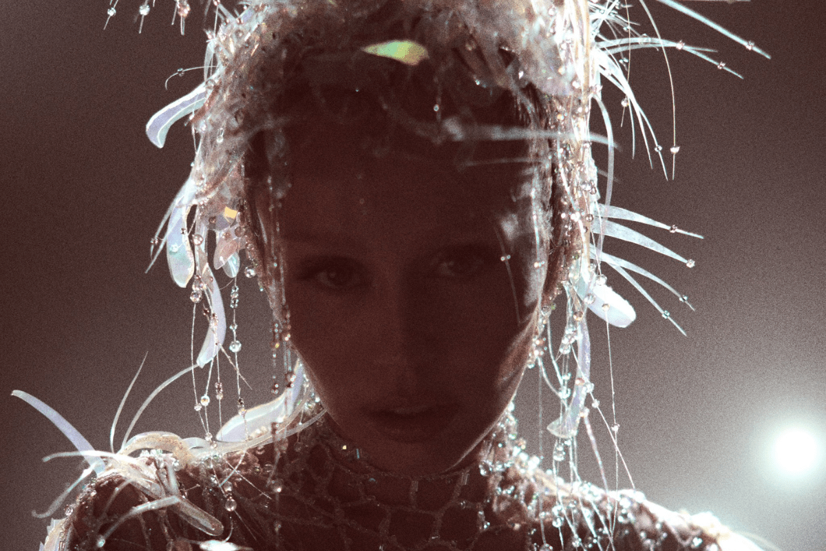 Miley Cyrus — Entre Séries Miley Cyrus Something Beautiful