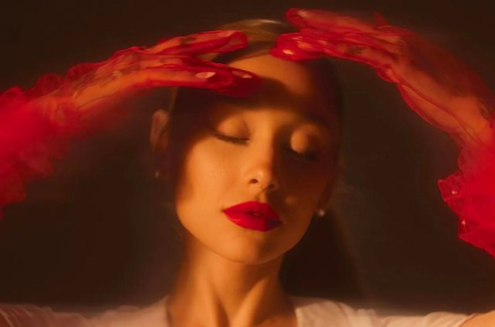 Ariana Grande — Entre Séries Ariana Grande Eternal Sunshine Deluxe