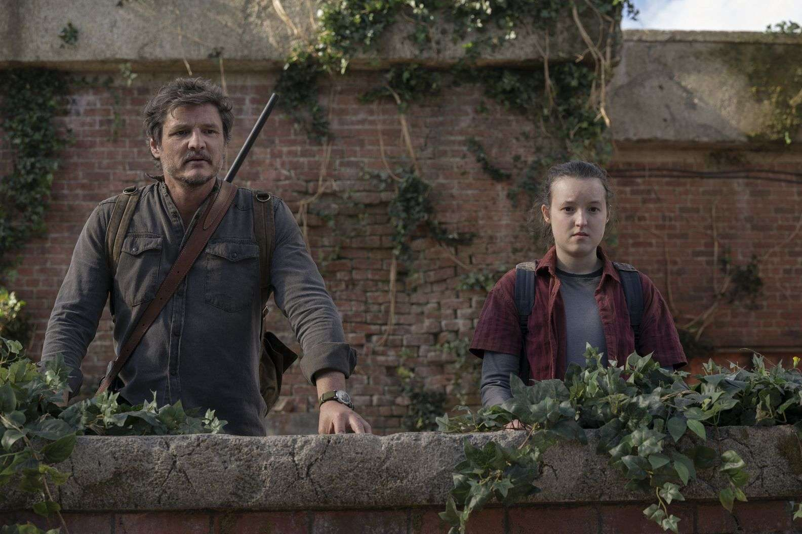 the last of us pedro pascal bella ramsey 6409b7303f39a — Entre Séries the last of us listas