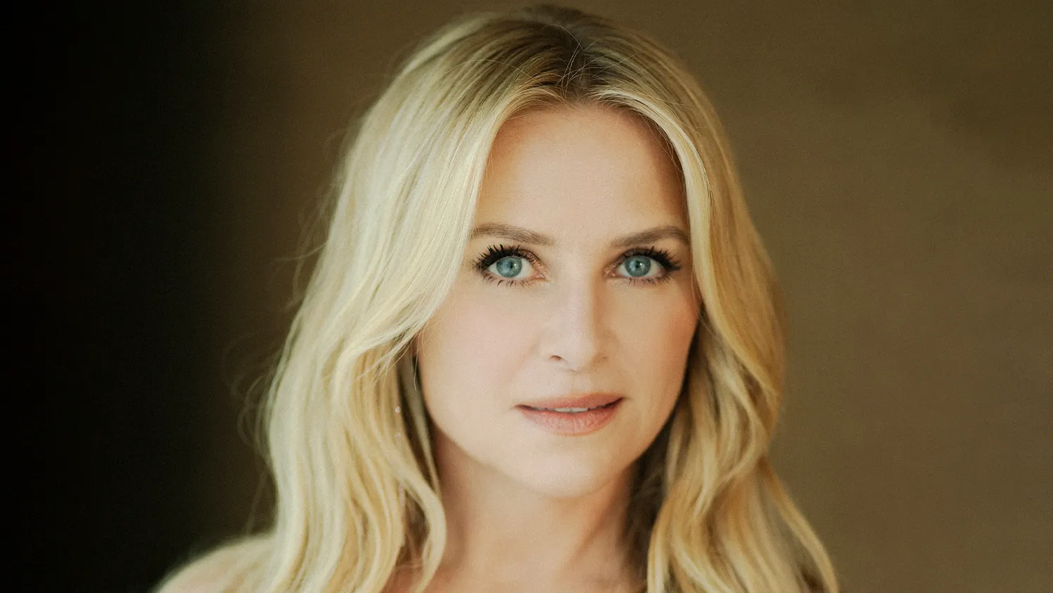 Jessica Capshaw — Entre Séries Jessica Capshaw 9-1-1: Nashville