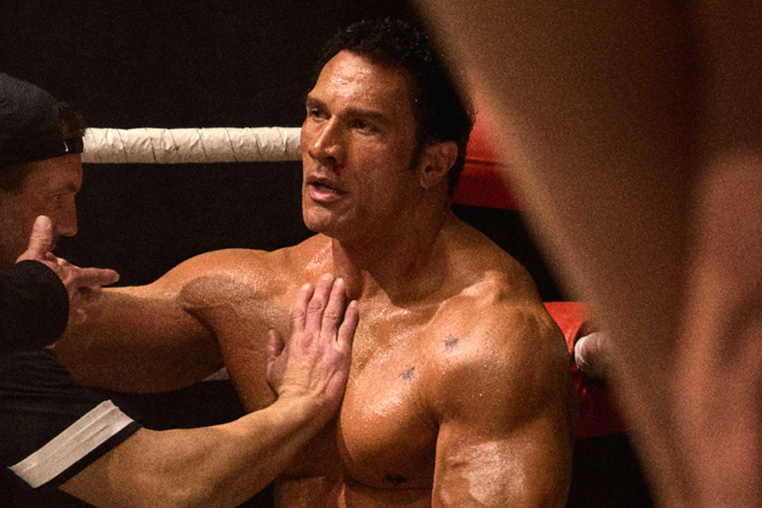 the smashing machine 2 Dwayne Johnson 042825 cf455392ef7943318e4ce74443491e58 — Entre Séries Coração de Lutador - The Smashing Machine