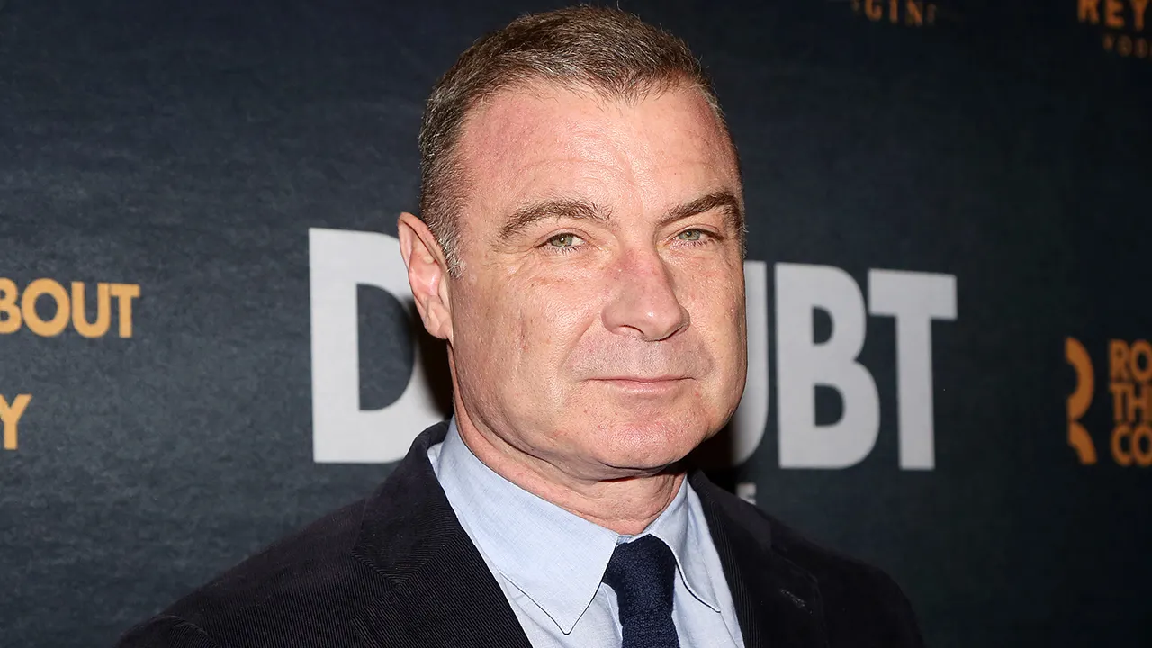 liev schreiber Apple TV+