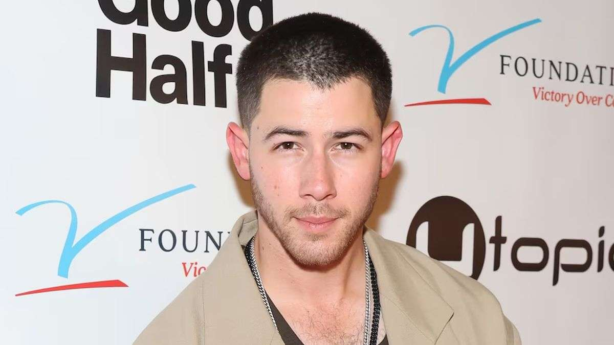 evufn2kYUJsCtEPhrz2B — Entre Séries Nick Jonas KISS SHOUT IT OUT LOUD