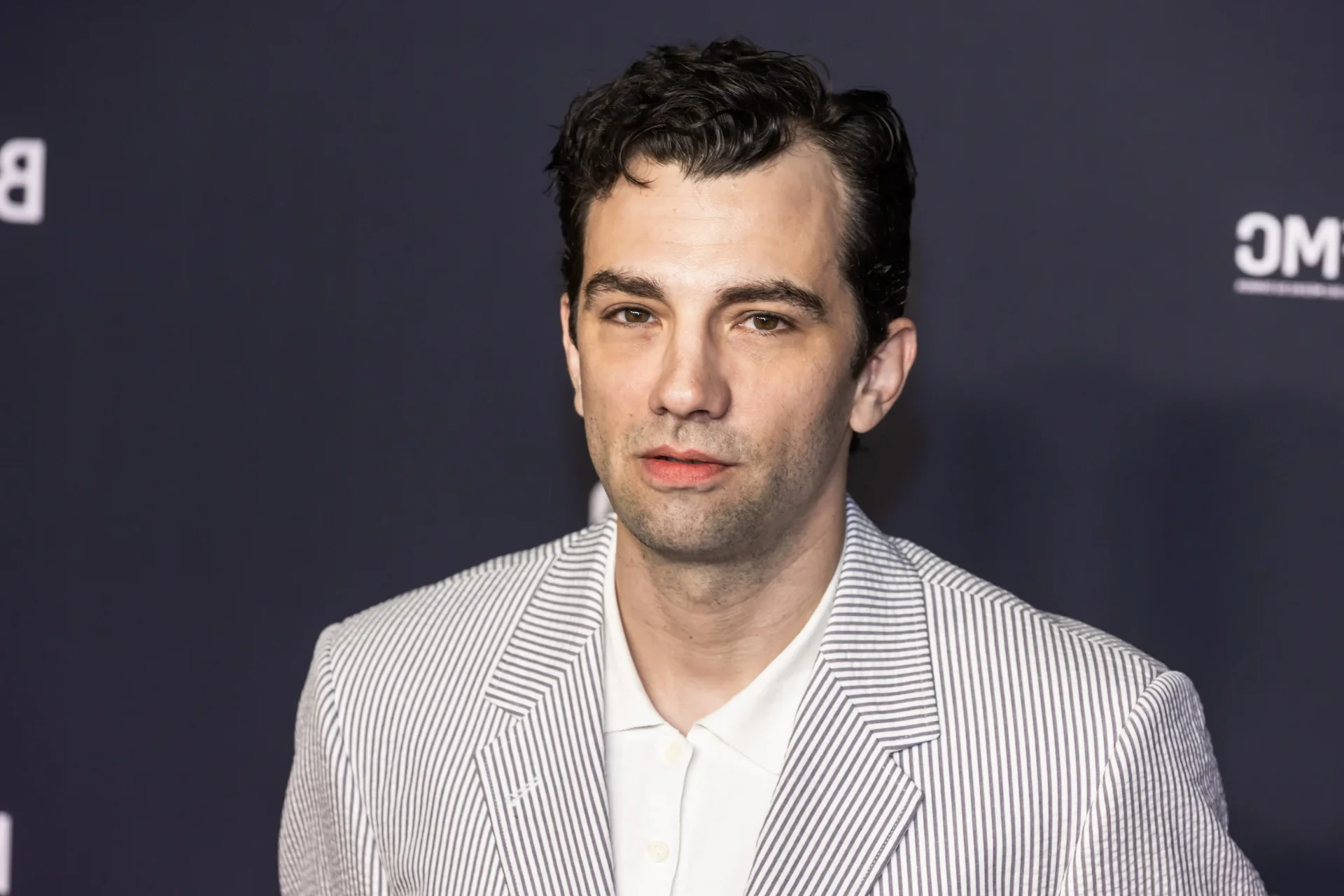 Jay Baruchel Photo dillustration de larticle Fortune Jay Baruchel scaled e1745939737309 — Entre Séries Jay Baruchel Reacher