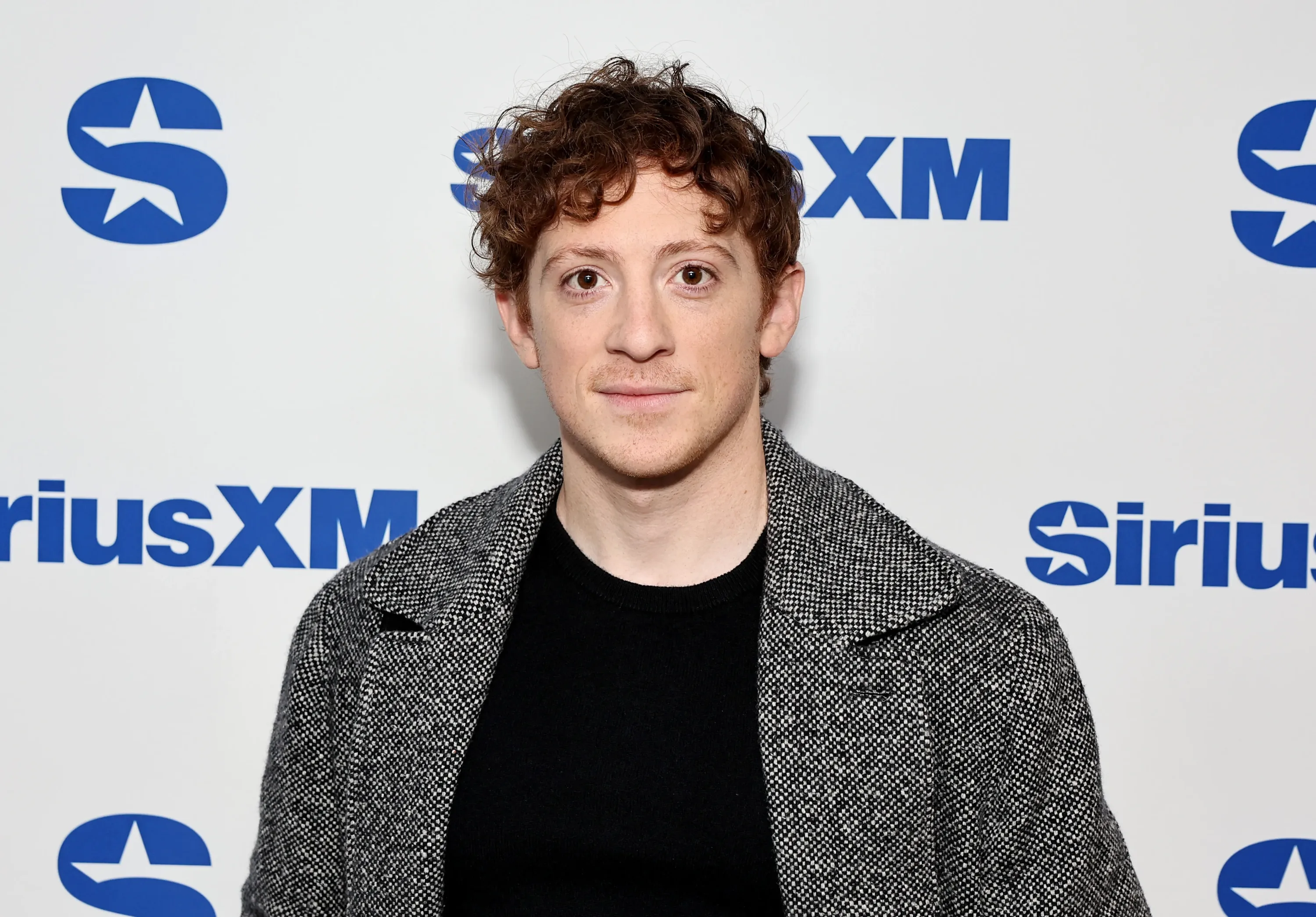 What is Ethan Slaters Height How Tall the Actor is | Entre Séries Ethan Slater Gen V Prime Video