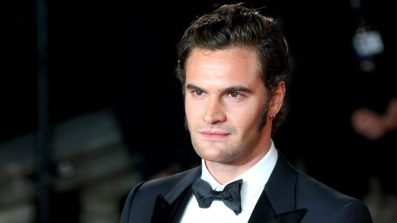 Tom Bateman será protagonista de ‘A Hipóstese do Amor’ para a Amazon MGM Studios