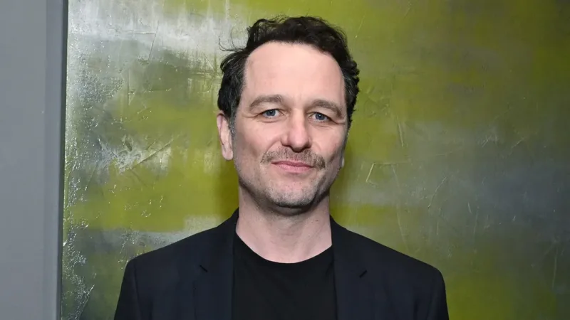 Matthew Rhys entra para elenco da segunda temporada de ‘Acima de Qualquer Suspeita’