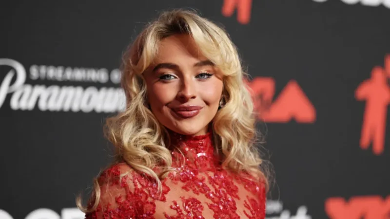 Sabrina Carpenter será protagonista de novo musical da Universal Pictures