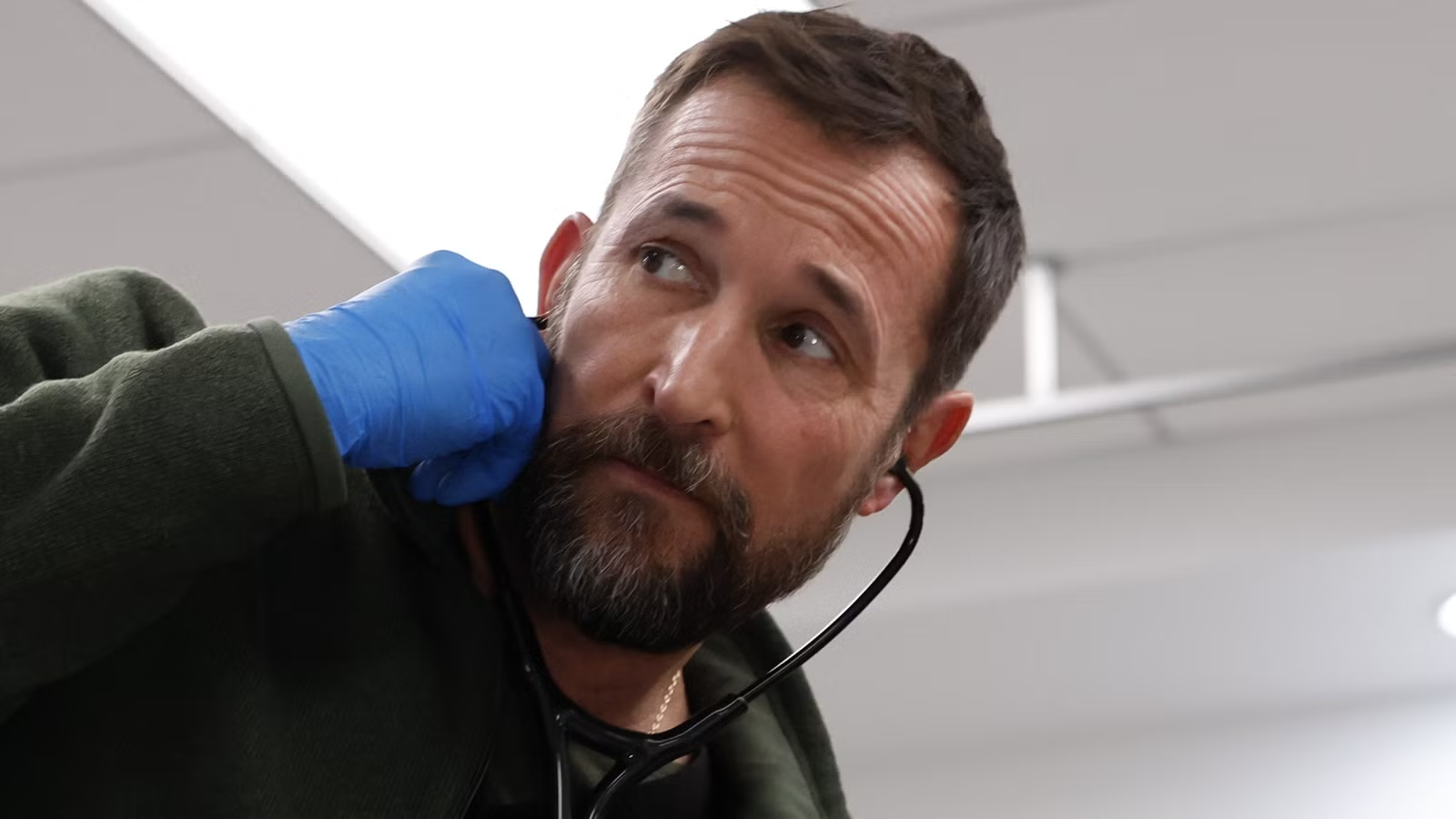 Noah Wyle As Dr Michael Robby Robinavitch in the Pitt Season 2