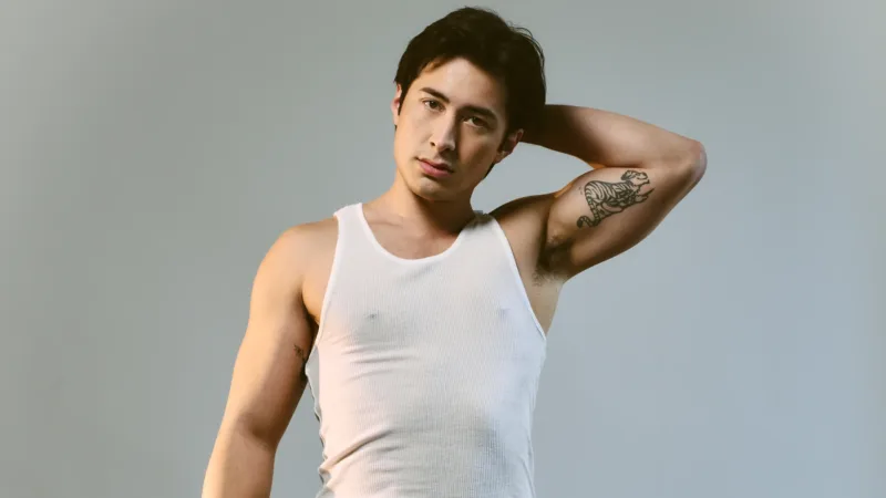 Hudson Williams entra para elenco de ‘Yaga’