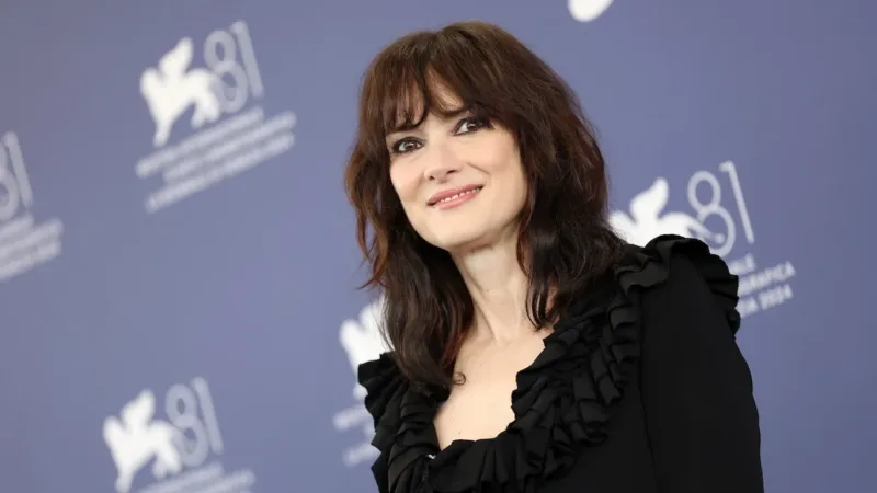 Winona Ryder é confirmada no elenco da terceira temporada de ‘Wandinha’